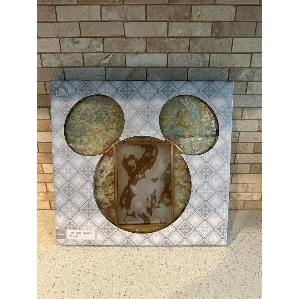 New Mickey Mouse shaped 4x6‎ photo frame bw